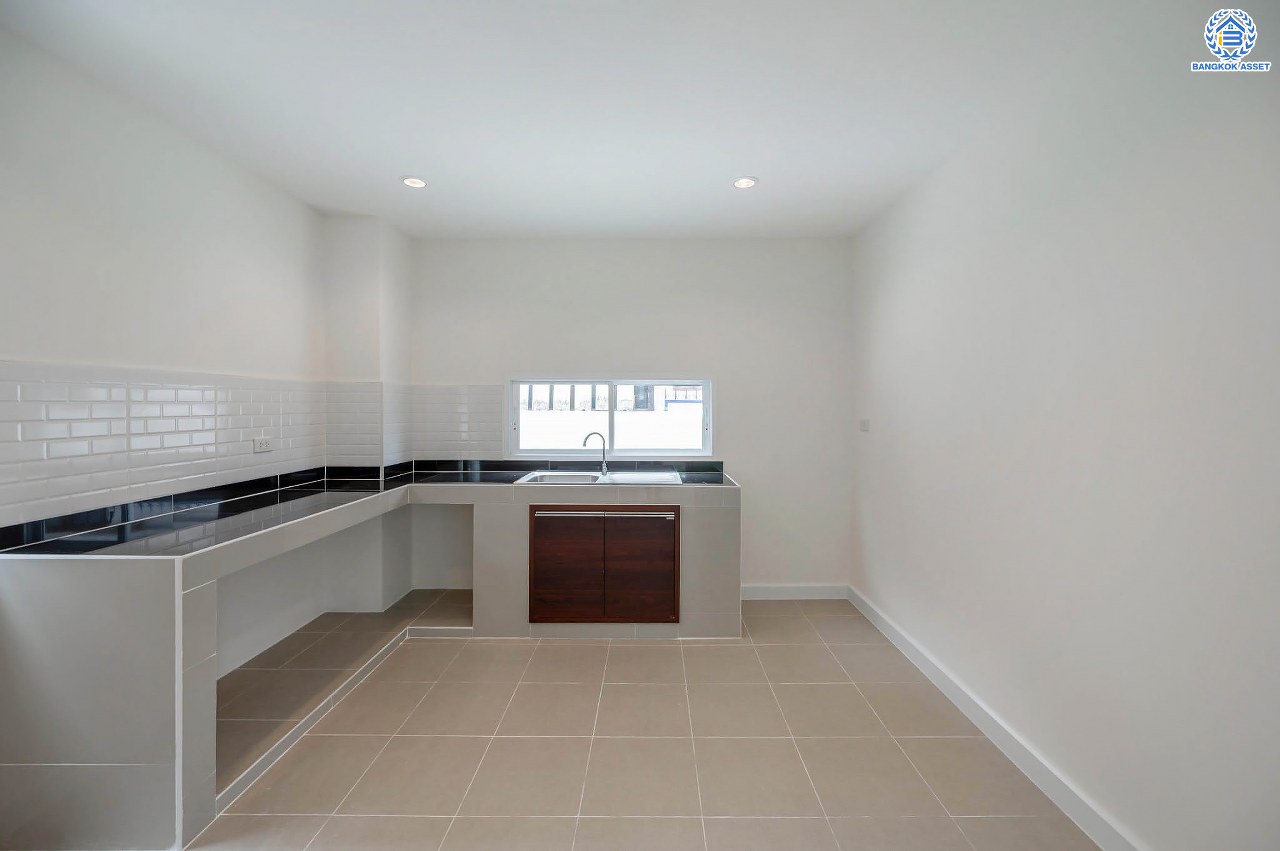 บ้านมือสองตกแต่งใหม่ โครงการ บ้านณัฐนันท์2 ดอนเมือง บ้านเดี่ยว หลังมุม  เนื้อที่ 56.9 ตร.ว. ฟังก์ชัน 3 ห้องนอน 3 ห้องน้ำ จอดรถได้ 1 คัน บนทำเลดีที่สุด ใกล้สนามบินดอนเมือง ทางด่วน "ศรีสมาน" และรถไฟฟ้าสายสีแดง "สถานีดอนเมือง"